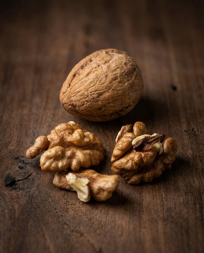 Miez de nucă uscat crocant — jumătăți de nucă auriu-bej, vidate în pachet artizanal, 100g